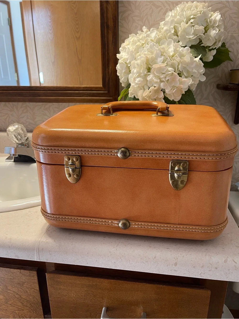 Towne USA refinished train case